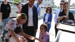 Karabağlar Belediyesi’nden Ferdi Zeyrek Anısına Lokma İkramı