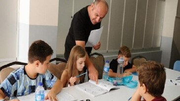 Karşıyaka Belediyesi’nden eğitime takviye
