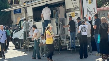 Konya Büyükşehir YKS’ye Giren Öğrencilerin Ailelerine İkramlarda Bulundu