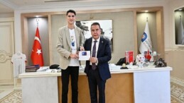 Lider Böcek’e “Genç Kart”ı anlattı