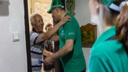 Lider Tugay “Dönüşüme Konutta Başla” projesi için QR kodlu poşet dağıttı