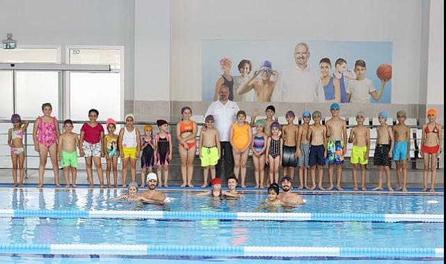 Menemen’de ücretsiz yüzme kursu kayıtları başladı