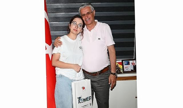 Muvaffakiyetini Lider Topaloğlu ile paylaştı
