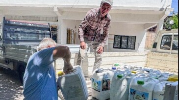 Yenişehir Belediyesinden çiftçiye organik gübre takviyesi