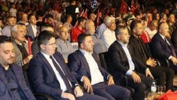 15 Temmuz’da Geceyi Aydınlatan Işık; Ay Yıldız