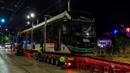 7.tramvay da raylarla buluştu