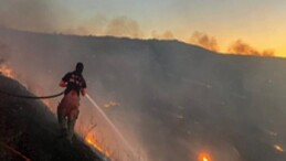 Aliağa Hacıömerli Mahallesi makilik alanda çıkan yangına müdahale sürüyor