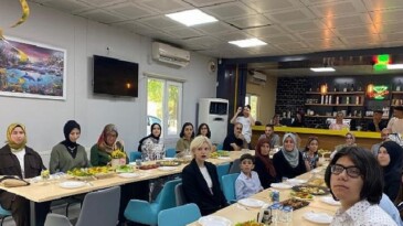 Beyaz Kalpler’de mezuniyet sevinci