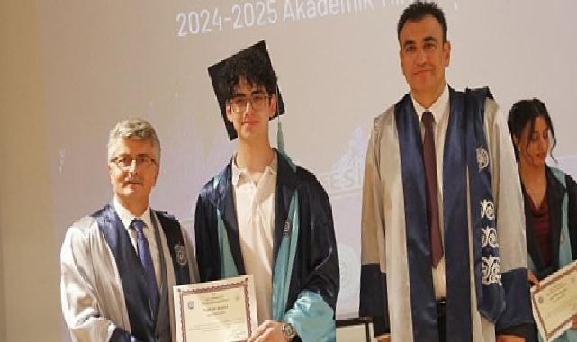 Ege Meslek Yüksekokulu 500 mezunu iş dünyasına uğurladı