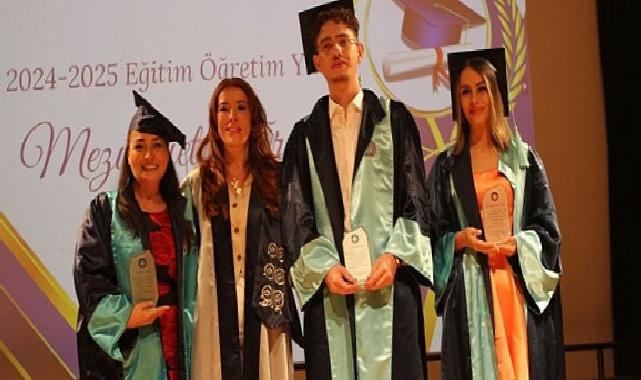 Ege Üniversitesi Emel Akın MYO’da mezuniyet sevinci