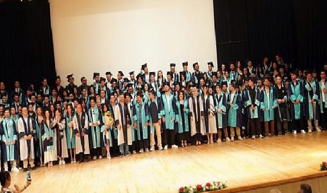 Ege Üniversitesi Mühendislik Fakültesi 40. Devir Mezunlarını Gururla Uğurladı