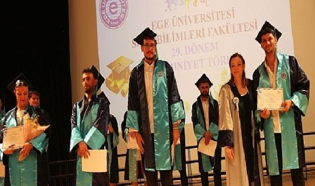 Ege Üniversitesi Spor Bilimleri Fakültesi mezunlarını coşkuyla uğurladı