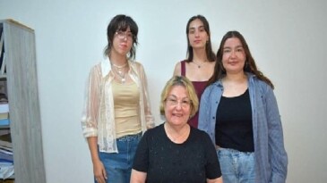 Egeli öğrencilerden “Küçük Eller, Büyük Hayaller” projesi ile eğitime dayanak