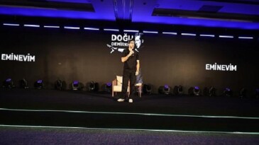 Eminevimliler tapu teslim merasiminde buluştu