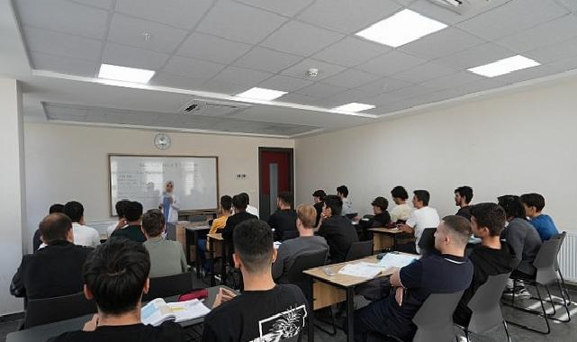 Gençler Yaz Tatilinde Lise Medeniyet Akademileri’nde Buluşuyor