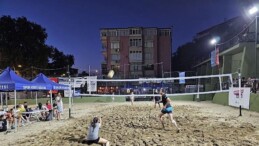 Gölcük’te Plaj Voleybolu Turnuvası Büyükler Kategorisinde Sona Erdi