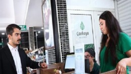 Güner, Öğlen Yemeğini Vatandaşlarla Birlikte Yedi