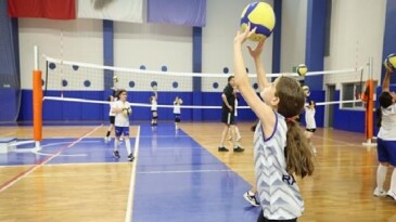 İBB Spor Okulları Yaz Periyodunda de On Binlerce Çocuğu Sporla Buluşturuyor