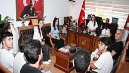 İmtihanda derece yapan öğrencilerden protokole ziyaret