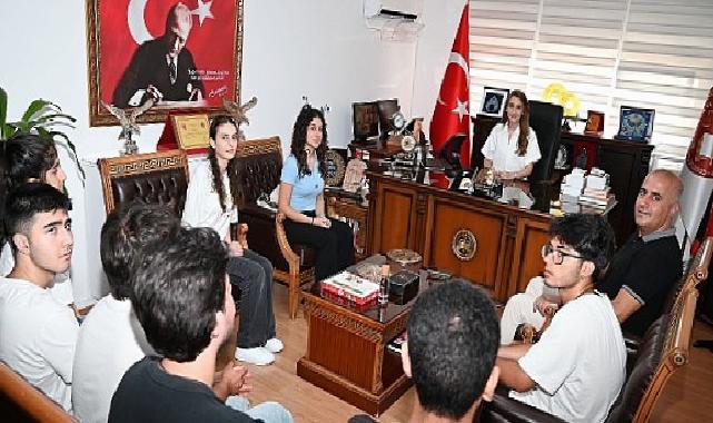 İmtihanda derece yapan öğrencilerden protokole ziyaret