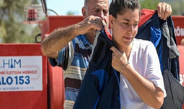 İzmirli baba ve kızı yangınlara karşı omuz omuza uğraş ediyor