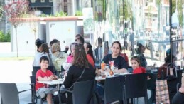 İzmit’in kalbi bu meydanda atıyor