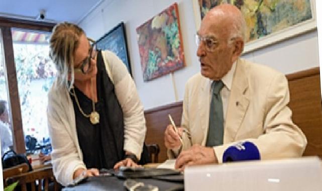 Lider Tugay Prof. Dr. Ruşen Keleş’in imza gününe katıldı