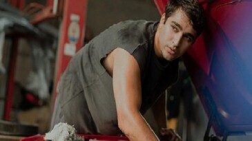 Mert Ramazan Demir’in Başrolünde Yer Aldığı Metruk Adam 22 Ağustos’ta Netflix’te