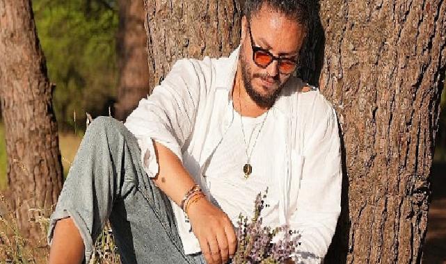 Oyuncu Engin Demircioğlu’ndan Sezen Aksu Coveri ‘Yanmışım Sönmüşüm Ben’