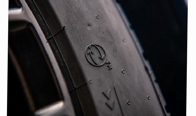 Pirelli, %70’ten Fazla Biyo-bazlı ve Geri Dönüştürülmüş Materyal İçeren Birinci Standart Üretim Lastiğini Tanıttı