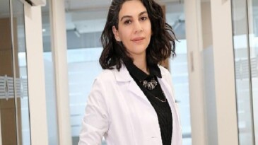 Regl, gebelik, menopoz… Diş etleri bu süreçlerden etkileniyor!