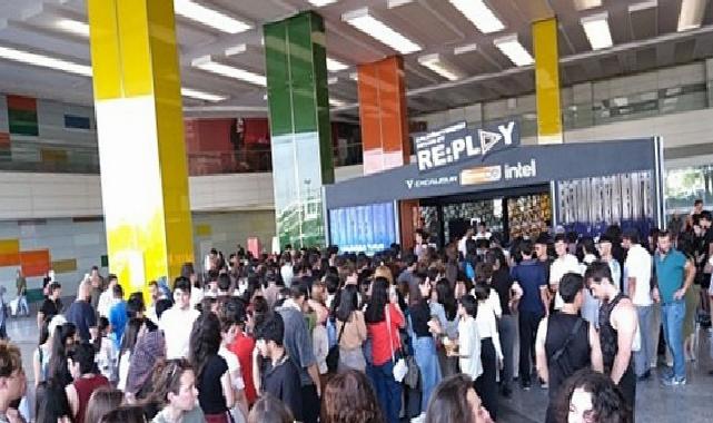 RE:PLAY heyecanı Excalibur gücüyle başladı