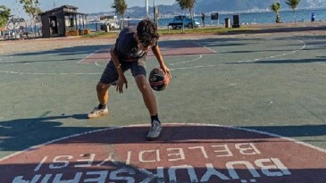 Spor istasyonlarının üçüncüsü Bostanlı’da hizmete açıldı