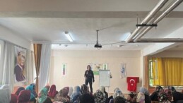 TİKAV, ‘ÖNLEM AL, İNANÇTA KAL’ PROJESİ İLE 2025 YILI BOYUNCA 28 LOKASYONDA YAŞAYAN BAYANLARA ULAŞMAYI HEDEFLİYOR TİKAV, “Önlem Al, İnançta Kal” Projesi ile Kırsal Bölgelerde Yaşayan Bayanlara Afetlerden Korunma Eğitimi Veriyor