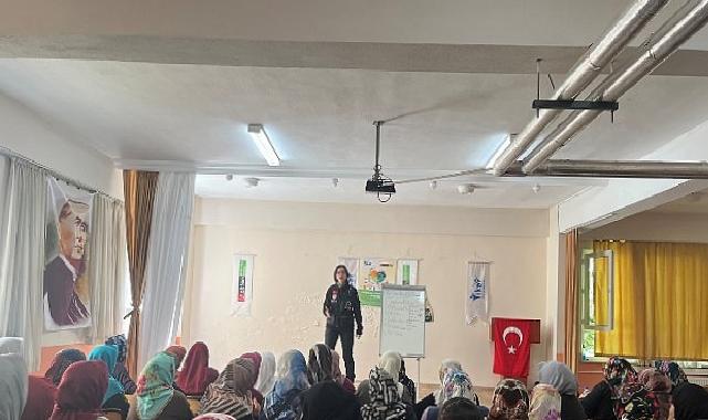 TİKAV, ‘ÖNLEM AL, İNANÇTA KAL’ PROJESİ İLE 2025 YILI BOYUNCA 28 LOKASYONDA YAŞAYAN BAYANLARA ULAŞMAYI HEDEFLİYOR TİKAV, “Önlem Al, İnançta Kal” Projesi ile Kırsal Bölgelerde Yaşayan Bayanlara Afetlerden Korunma Eğitimi Veriyor