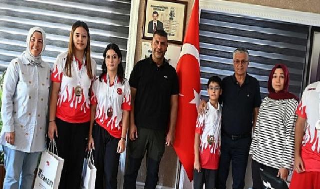 Ulusal atletlerden Lider Topaloğlu’na ziyaret