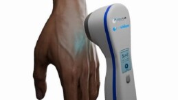 Üniversite öğrencisi babasının hastalığından yola çıkarak vitiligo tedavisi için aygıt geliştirdi