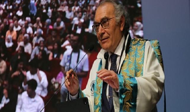 Üsküdar Üniversitesi, birinci doktorlarını gururla uğurladı!