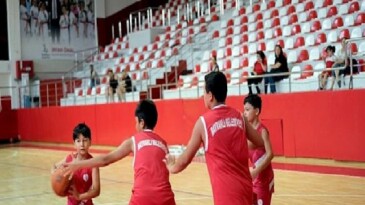 Bayraklı’da 3 bin 77 kişi yaz spor okullarında buluştu