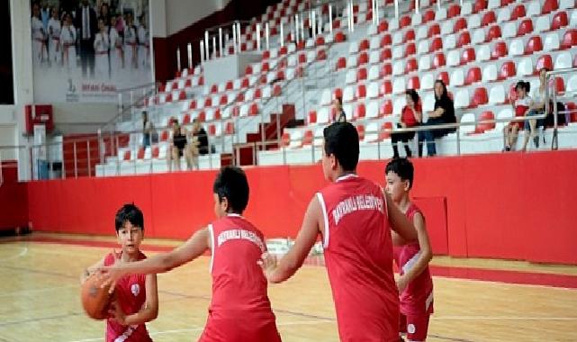 Bayraklı’da 3 bin 77 kişi yaz spor okullarında buluştu