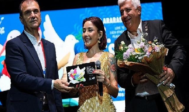 Büyükçekmece’deki Melek Mosso Konserinde İzdiham Yaşandı