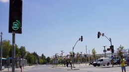 Büyükşehir, kırmızı ışıkla “Stop İsrail” dedi