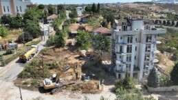 Çayırova’da riskli yapıların yıkımına başlandı