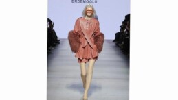 Cennetin Batısında, Bayanın İhtilali Başlıyor