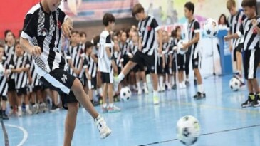 Çeşme Belediyesi Yaz Spor Okulu’nda sertifika coşkusu