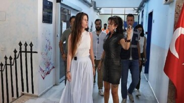 Çeşme Belediyesinden okullarda yenileme çalışması