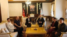 Çin Halk Cumhuriyeti Büyükelçisi Xuebin, Belediye Başkanı Arı’yı Ziyaret Etti