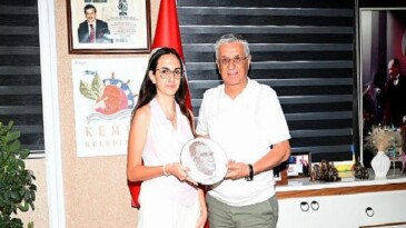 Derece yapan öğrenciden Lider Topaloğlu’na teşekkür ziyaret