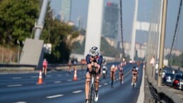 Dünyanın birinci Oral-B Asya ve Avrupa Triatlon Şampiyonası İstanbul’da yapıldı