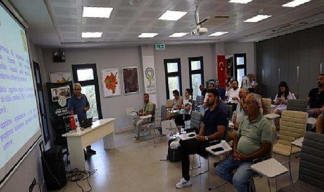 Efes Tarlası Ömür Köyü’nde Nar Üreticilerine Eğitim